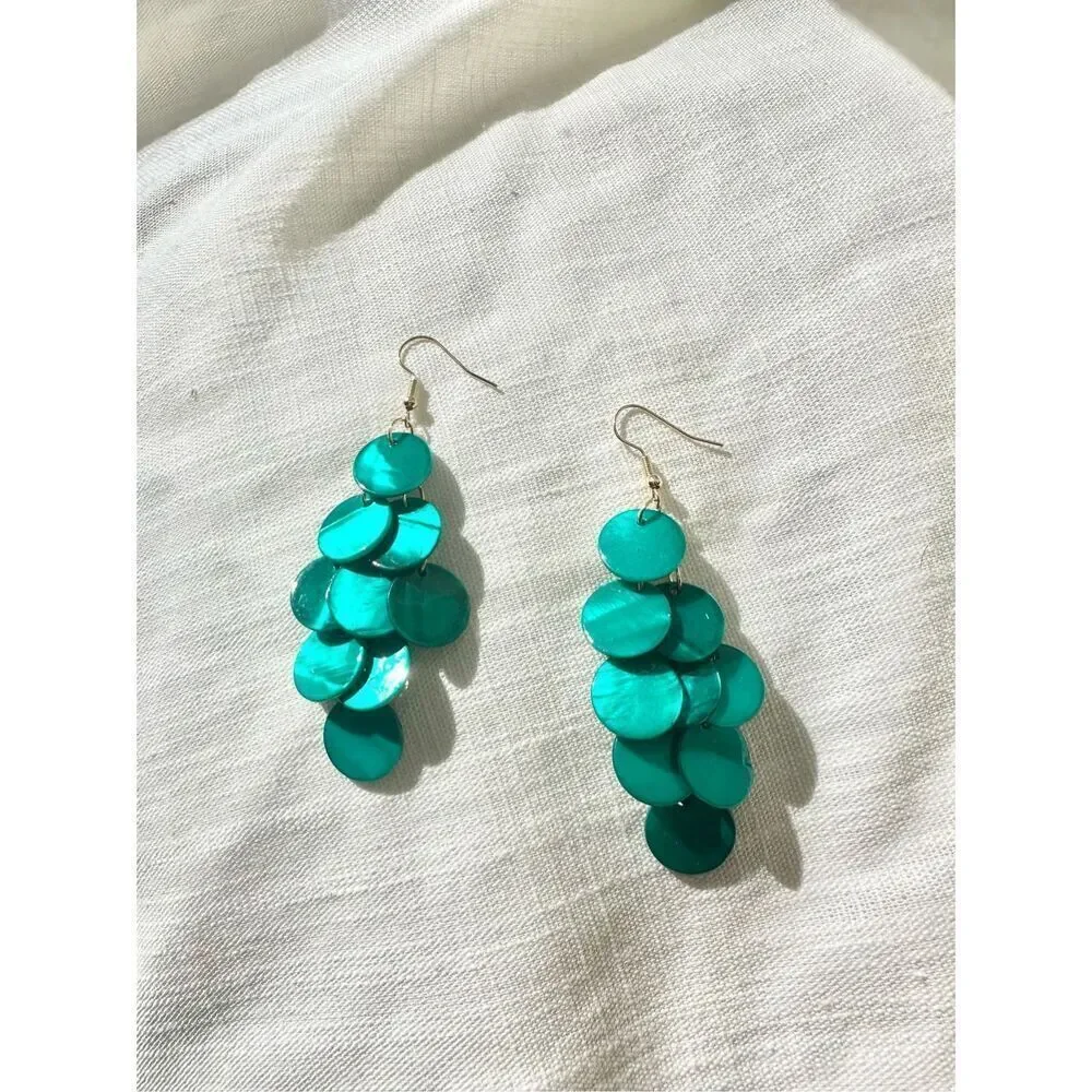 Aqua green seashell dangle earrings ￼